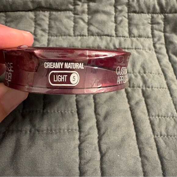 MAYBELLINE INSTANT AGE REWIND CREAM COMPACT FOUNDATION CREAMY NATURAL LIGHT-5. - Picture 4 of 6